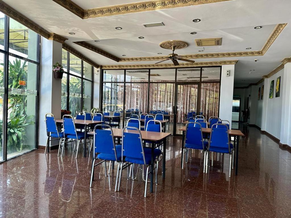 Langkawi Baron Hotel Kuah Buitenkant foto