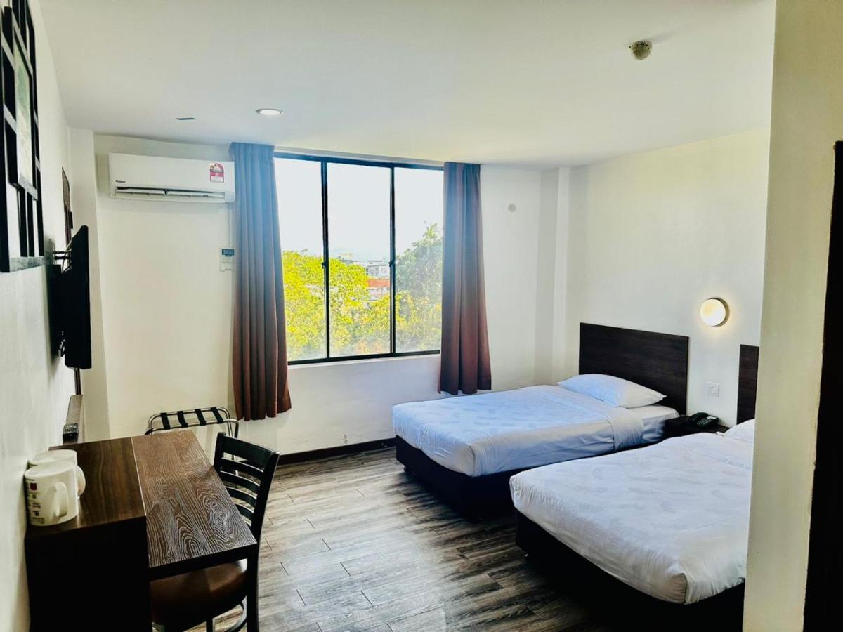 Langkawi Baron Hotel Kuah Buitenkant foto