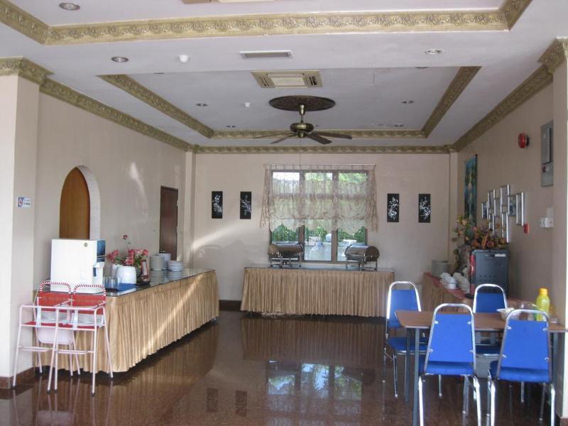 Langkawi Baron Hotel Kuah Buitenkant foto