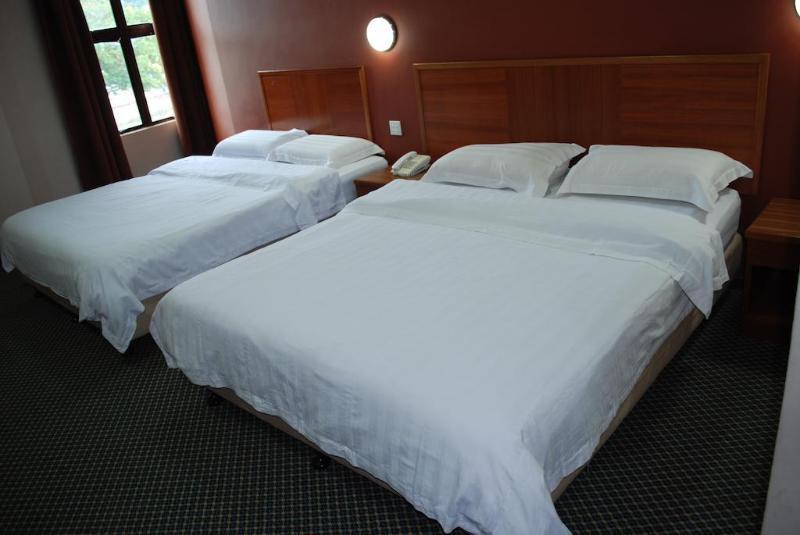 Langkawi Baron Hotel Kuah Buitenkant foto