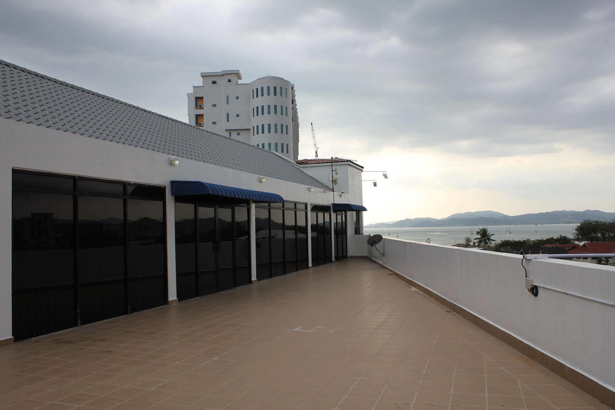 Langkawi Baron Hotel Kuah Buitenkant foto