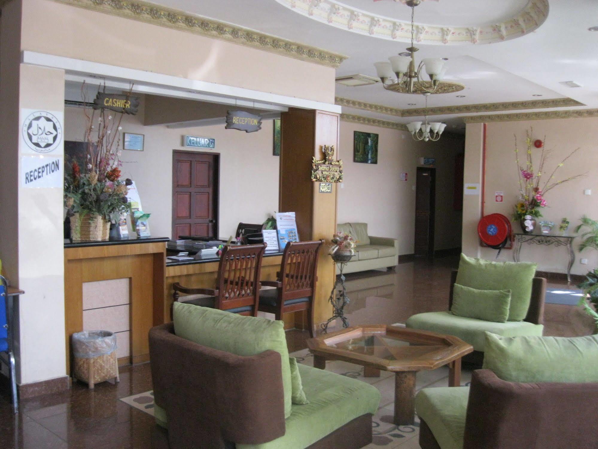 Langkawi Baron Hotel Kuah Buitenkant foto