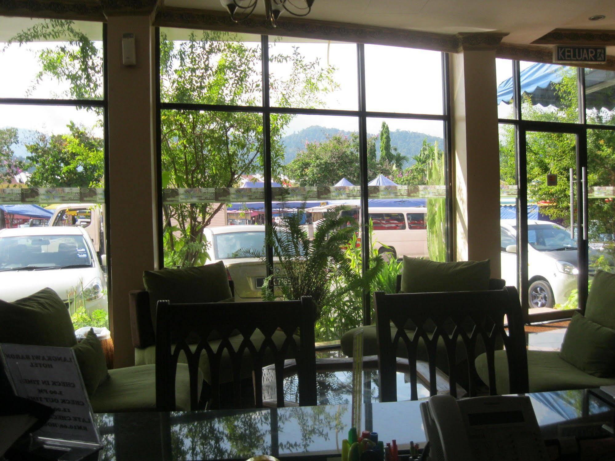 Langkawi Baron Hotel Kuah Buitenkant foto