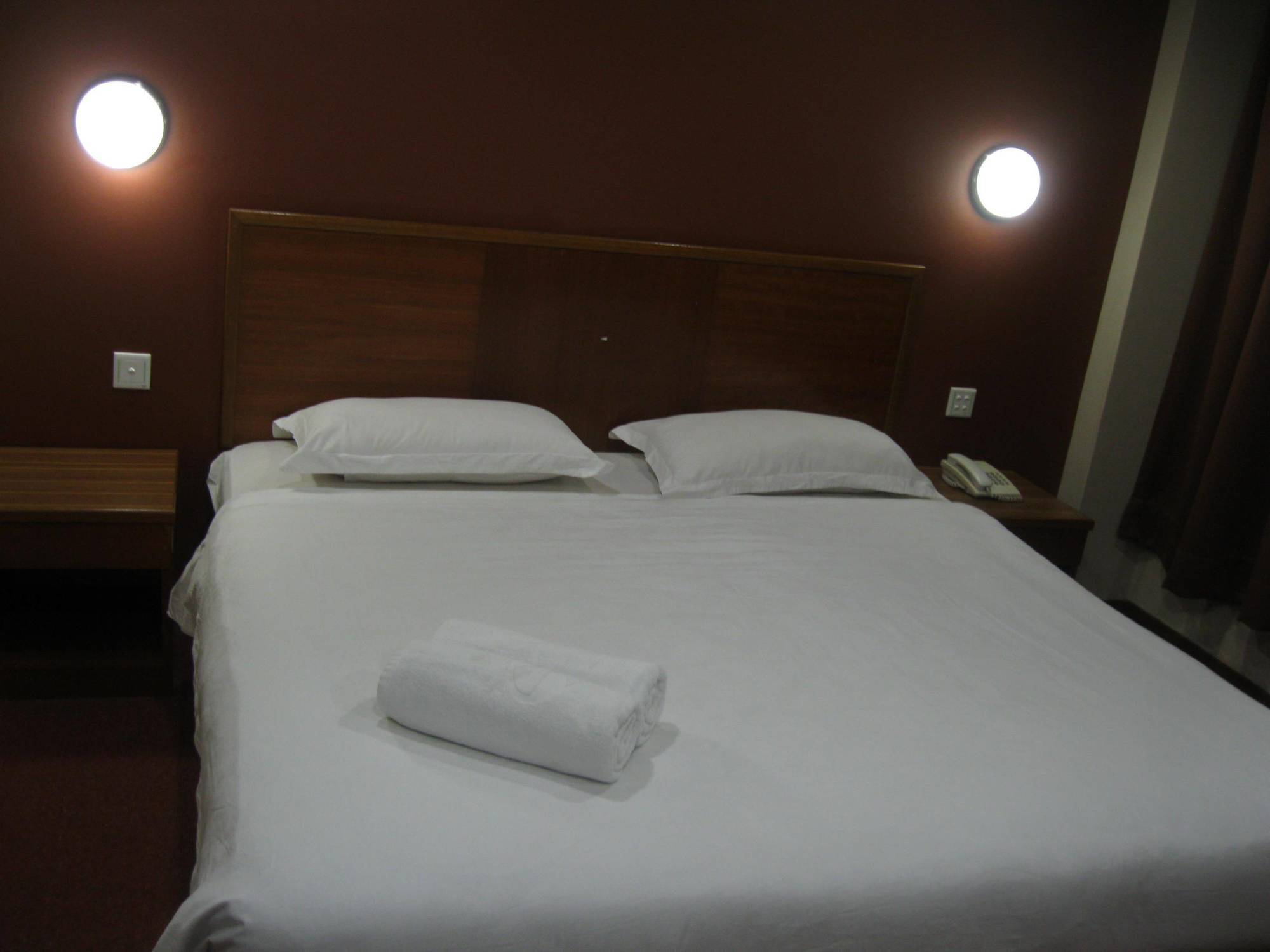 Langkawi Baron Hotel Kuah Buitenkant foto