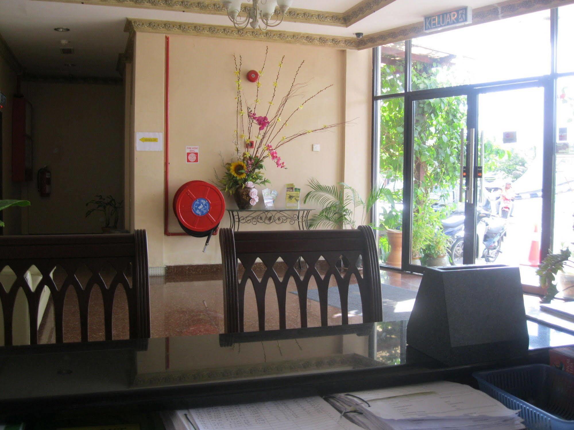 Langkawi Baron Hotel Kuah Buitenkant foto