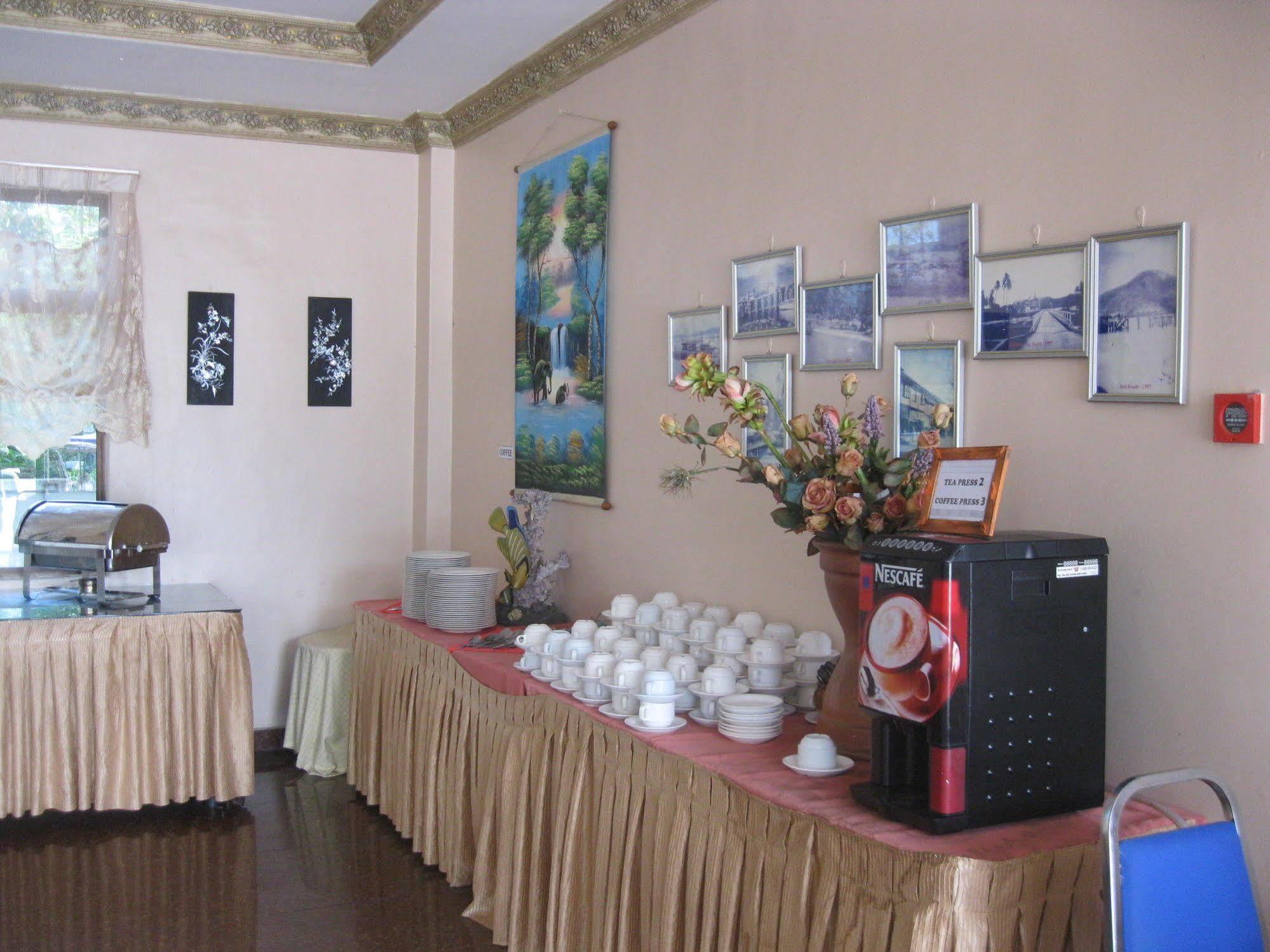 Langkawi Baron Hotel Kuah Buitenkant foto
